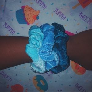 ♡ FINAL SALE ♡ beach scrunchie set